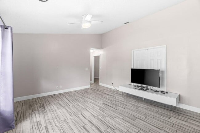 Building Photo - 5335 Havasu Ct