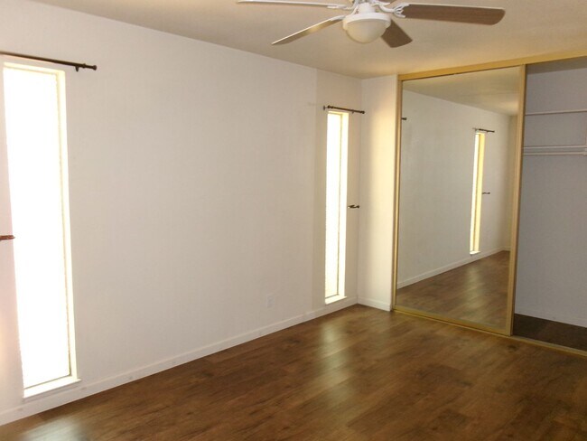 Building Photo - 9685-9687 Lake Natoma Dr