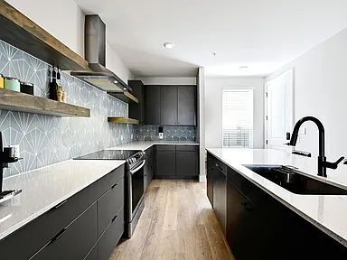 Building Photo - "Chic 2-Bed Gem in Vibrant East Austin Locale – Welcome Home!"