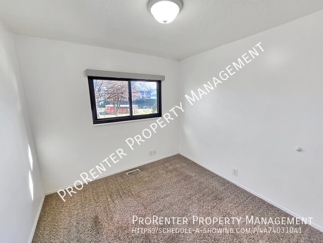 Building Photo - 1604 N 2615 W