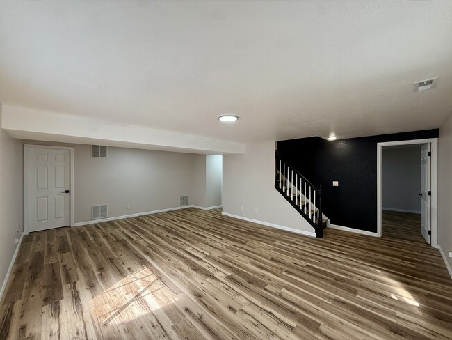 Building Photo - 7283 Coral Ridge Dr