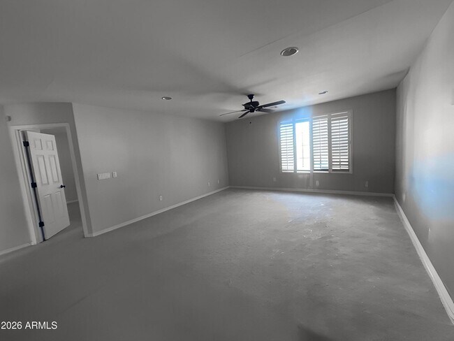 Building Photo - 29789 W Fairmount Ave