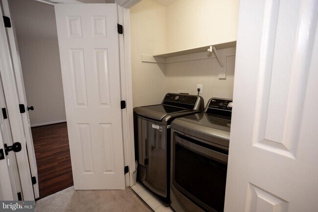 Building Photo - 1411 Campbell Ct NE