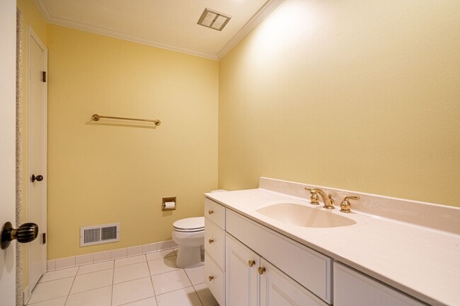 Building Photo - LIVE ON LAKE MICHIGAN IN THIS SPACIOUS CONDO!