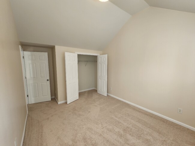 Building Photo - 317 Timber Meadow Lake