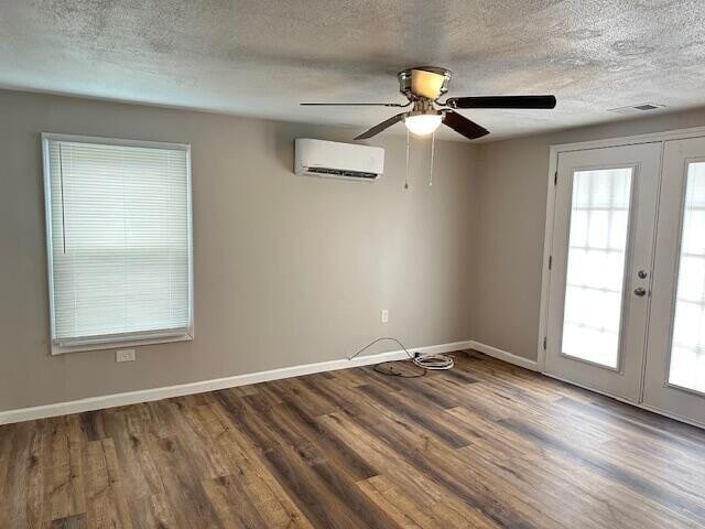 Building Photo - 4033 Pineview Dr NW