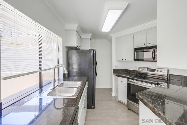 Building Photo - 3268 Via Marin