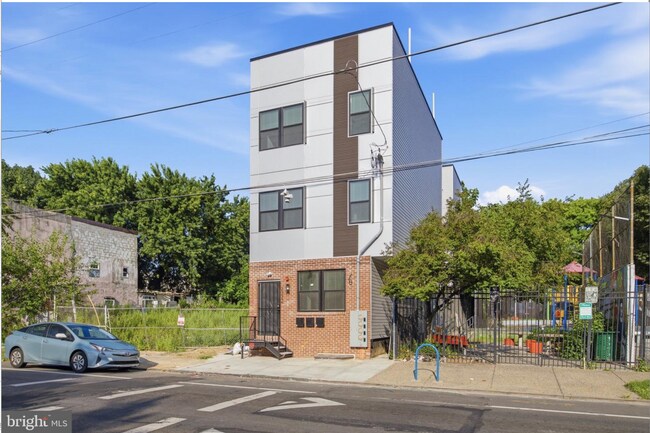 Building Photo - 2322 N 5th St
