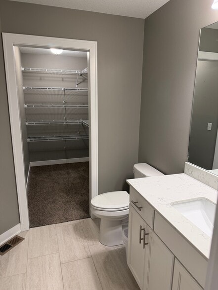 Building Photo - 502 E 3rd St