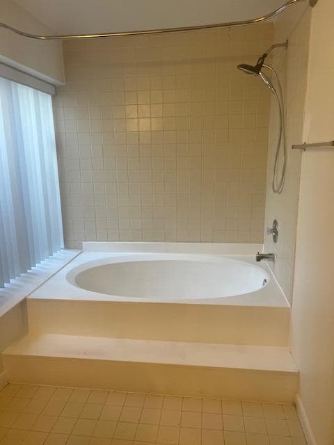 Building Photo - 639 Executive Center Dr