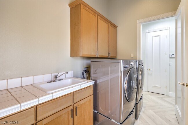 Building Photo - 7520 Captains Harbor Dr