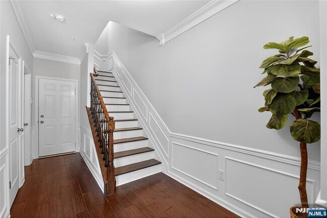 Building Photo - 117 Truman Dr