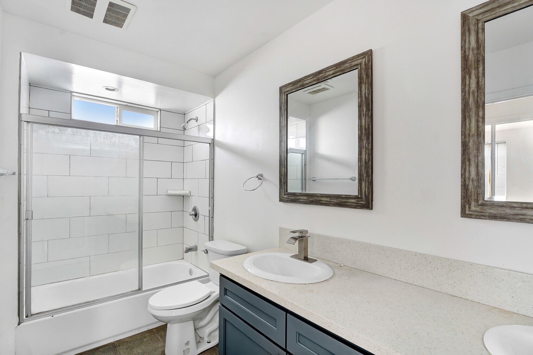 Building Photo - 2439 Malabar St