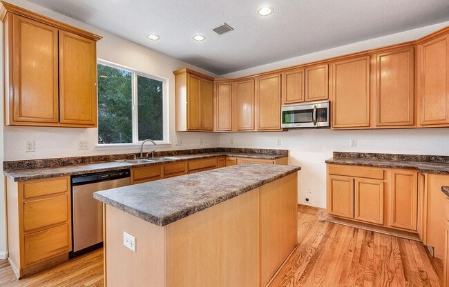 Building Photo - 2456 S Fundy Cir