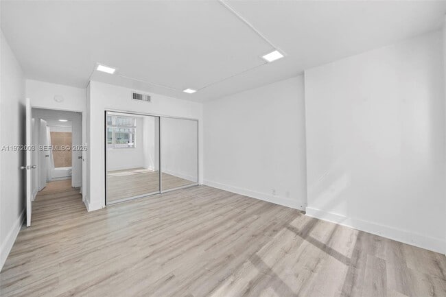 Building Photo - 3301 NE 5th Ave