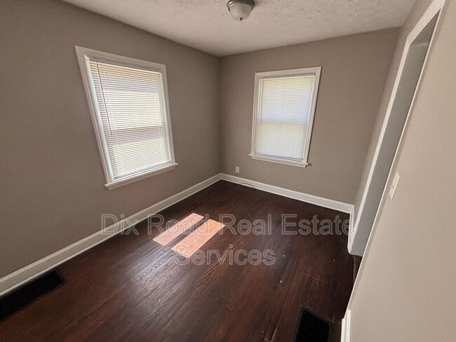 Building Photo - 1862 Ashbrook Dr