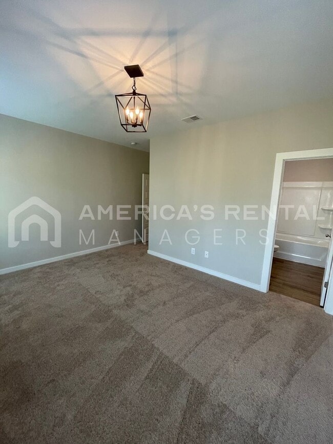 Building Photo - Home for Rent in Eastaboga, AL!!  Available to View!!!