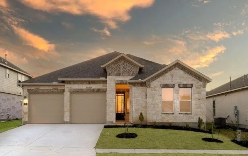 Building Photo - 105 Giverny