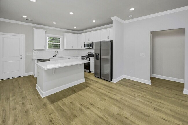 Building Photo - Brand-New 4BR Home in Prime Columbia Location!