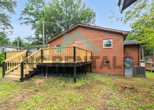 Building Photo - 815 Corona St