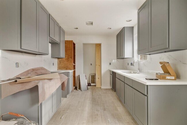 Building Photo - 23707 Verngate Dr