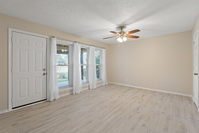 Building Photo - 120 Harbour Town Dr