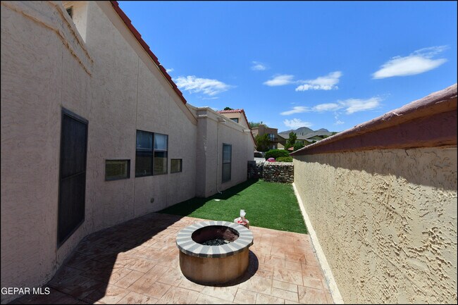 Building Photo - 3212 Canyon Point Ln