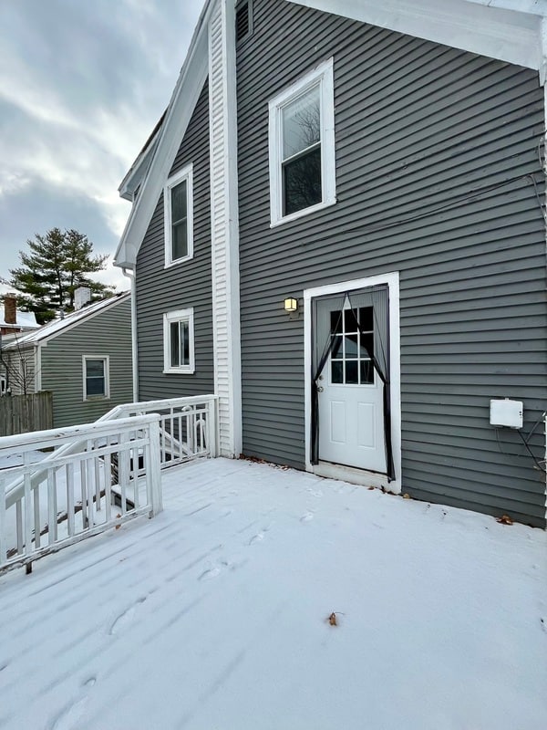 Building Photo - 273 2nd St