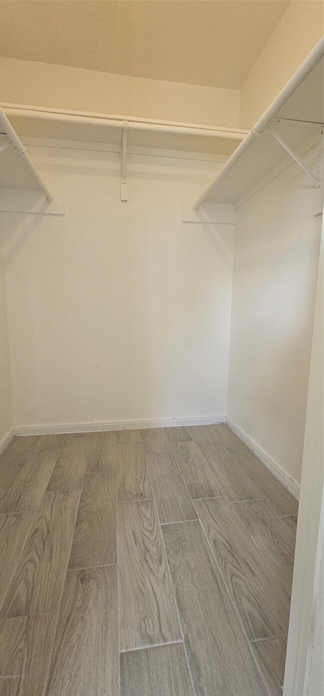 Building Photo - 10943 Bradford Way Dr