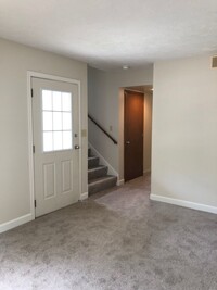 Building Photo - Amazing Townhome at a great price!