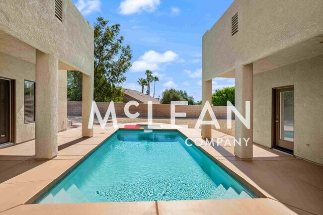Building Photo - 3 Bed & 3 Bath Home with Private Pool & Spa