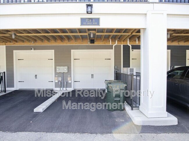 Building Photo - 1724 Old Brick Rd