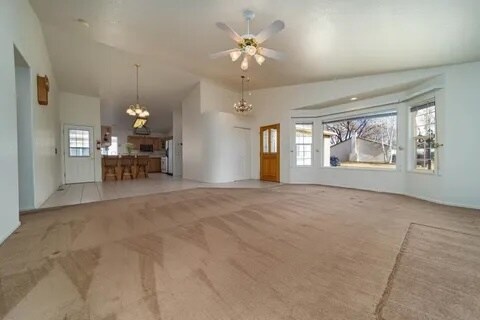 Building Photo - 601 Shadowbrook Dr