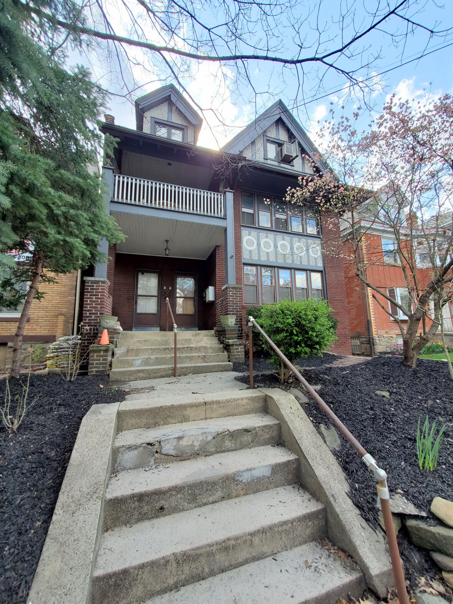 Building Photo - 222 Morewood Ave