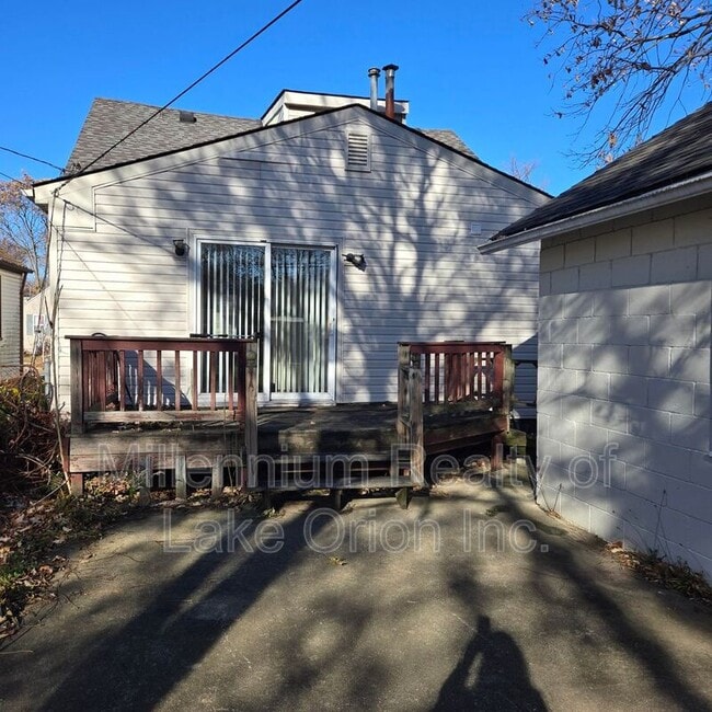 Building Photo - 644 E Meyers Ave