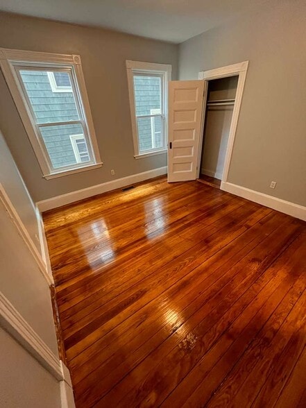 Building Photo - 10 Bucknam St