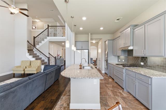 Building Photo - 7452 Reverchon Dr