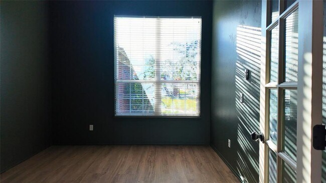 Building Photo - 3209 Grant Rd