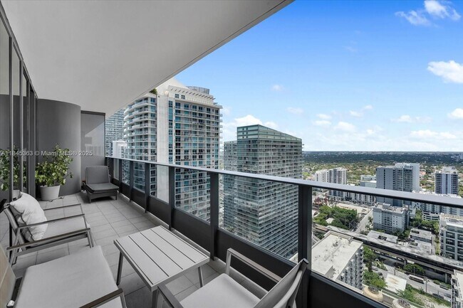 Building Photo - 1000 Brickell Plaza