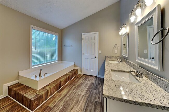 Building Photo - 4922 Anclote Dr