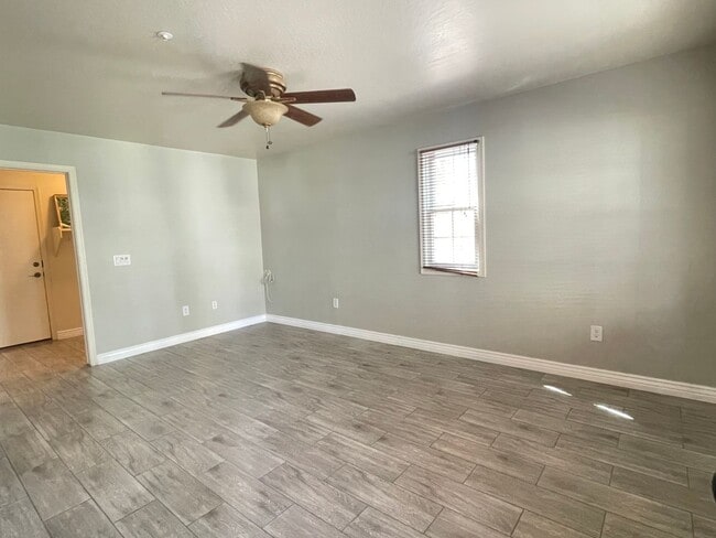 Building Photo - Prime Gilbert 3 Bedroom/2.5 bath 1st floor bonus room, 3 community pool's