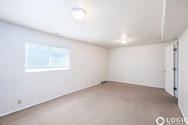Building Photo - 3377 S 2410 E