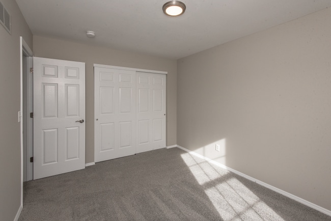 Building Photo - 10429 Tiffany Village Ct