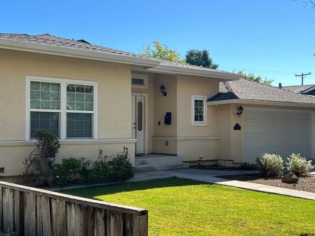 Building Photo - FURNISHED SHORT TERM 6-9 MONTHS TERMS AVAI...