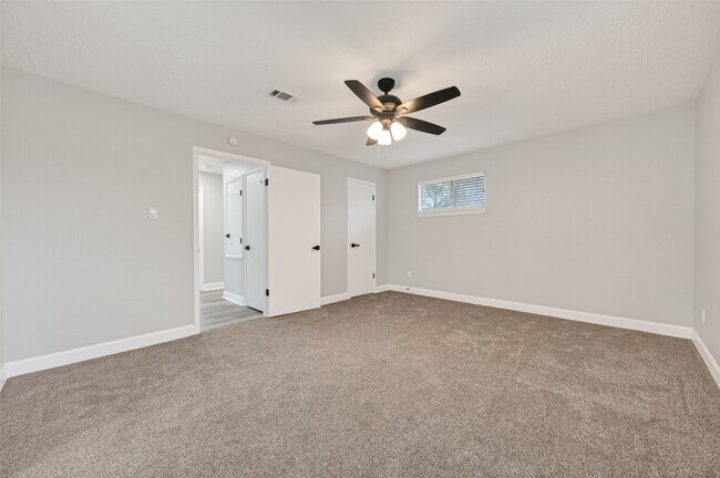 Building Photo - 16222 Cypress Point Dr