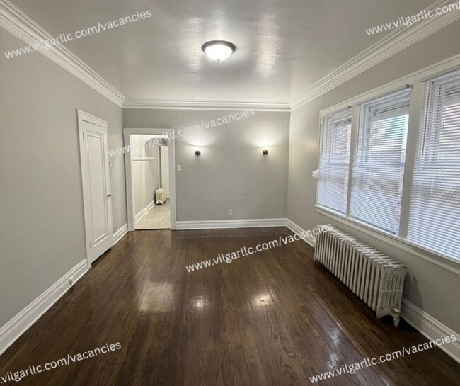 Building Photo - 3 Large Bedrooms • 1 Full Bathroom. A clean, spacious home ready for immediate move-in.