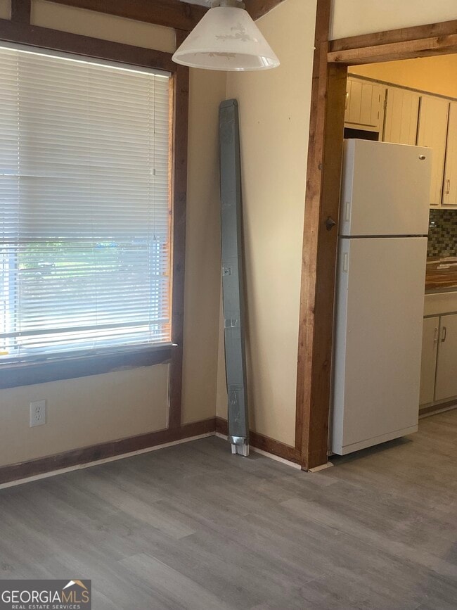 Building Photo - 8574 Creekwood Way