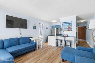 Building Photo - Fully Furnished Condo Available Short Term