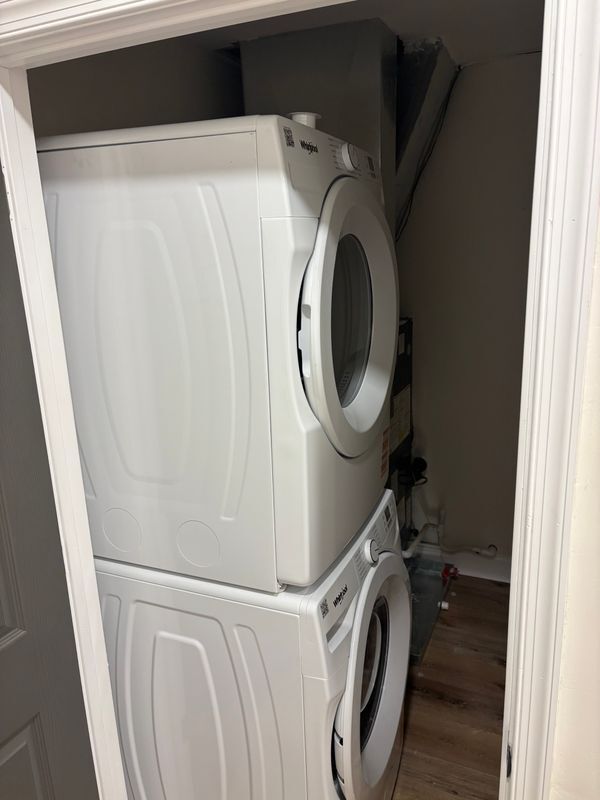 Building Photo - 137 W Washington Ln