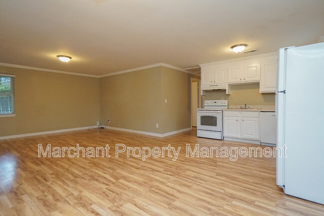 Building Photo - 717 Bennett St